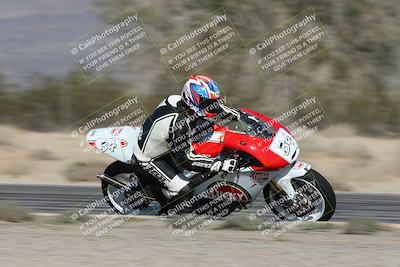 media/Dec-01-2025-Moto Forza (Mon) [[2daa91e15f]]/3-Beginner Group/Session 2 (Turn 7 Inside Pans)/